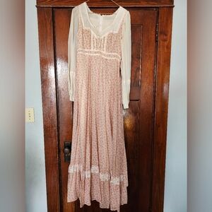 Gunne Sax by Jessica Elegant 1970s Pink Floral Long Sleeve Dress